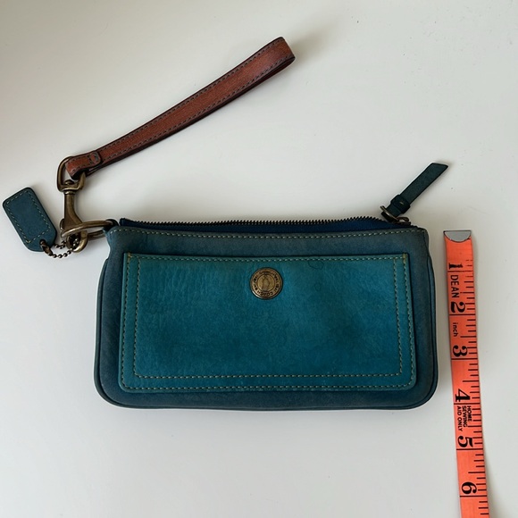 Coach wristlet - Picture 8 of 8